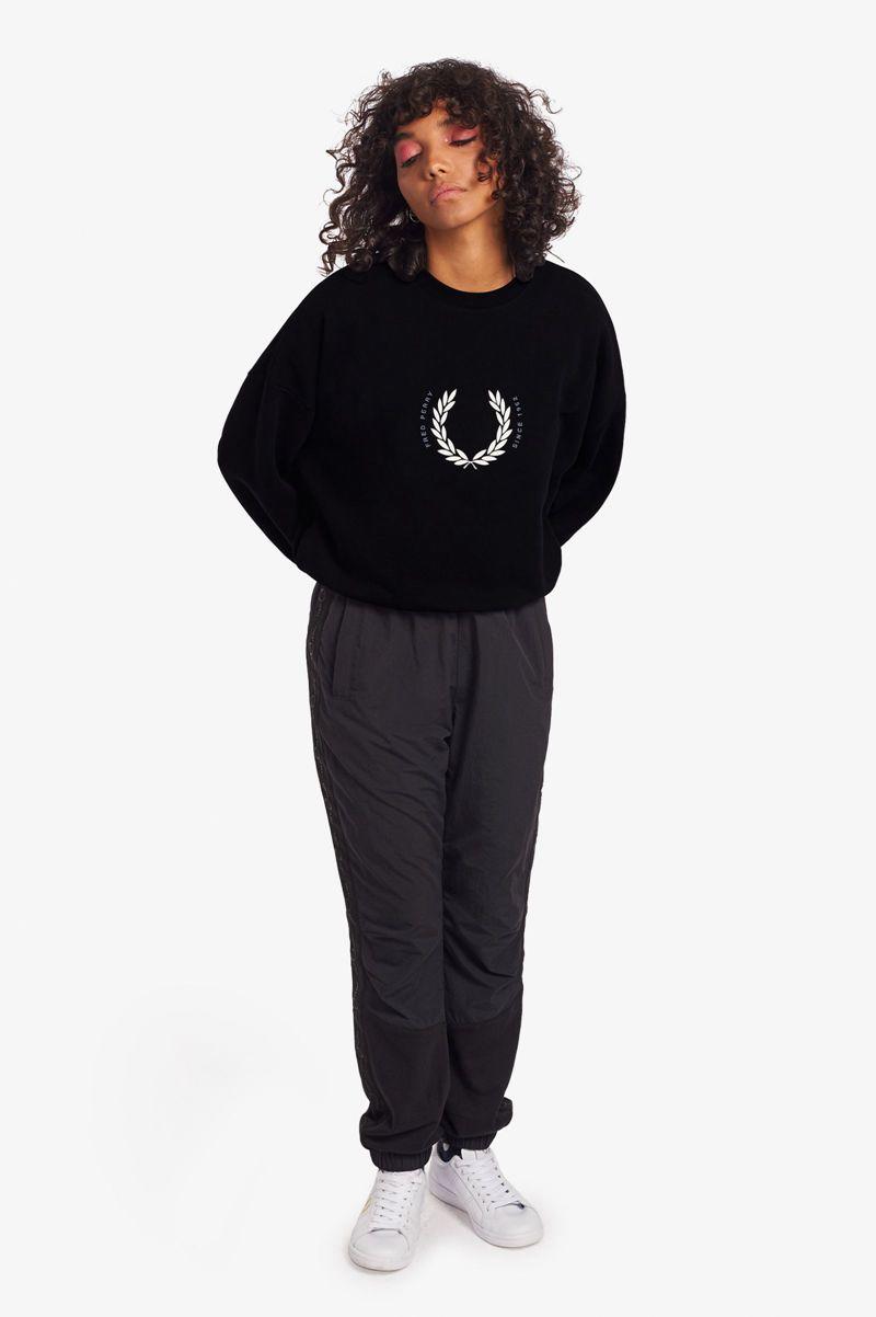 Black Fred Perry Laurel Wreath Women's Sweatshirts | PH 2006QMAZ